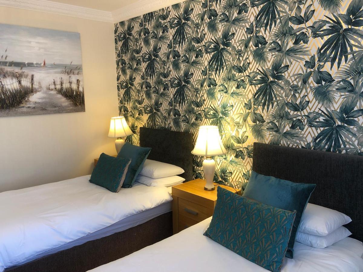 Roker Cottage, luxury seaside apartment, private parking, sky tv Sunderland  Exteriör bild