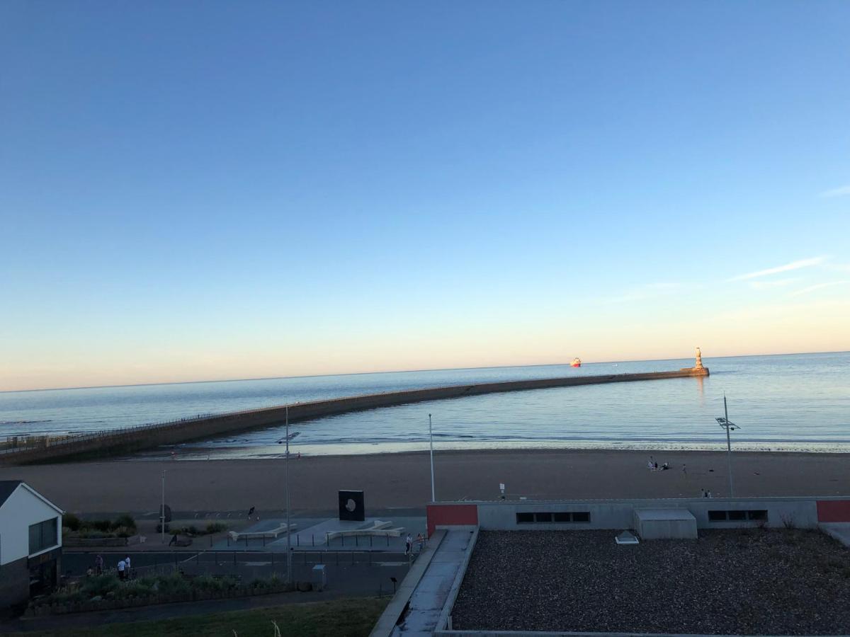 Roker Cottage, luxury seaside apartment, private parking, sky tv Sunderland  Exteriör bild