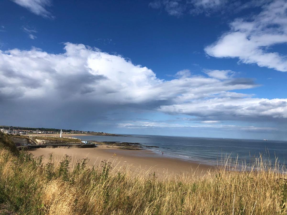 Roker Cottage, luxury seaside apartment, private parking, sky tv Sunderland  Exteriör bild